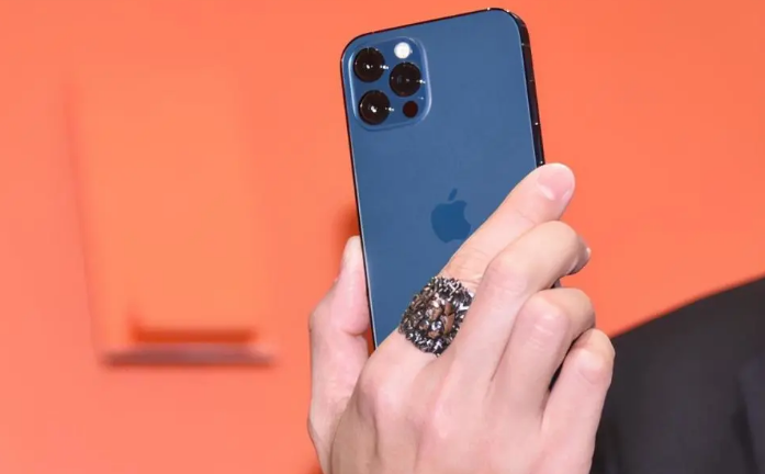 天山苹果手机维修分享iPhone12系列重启方法教程 